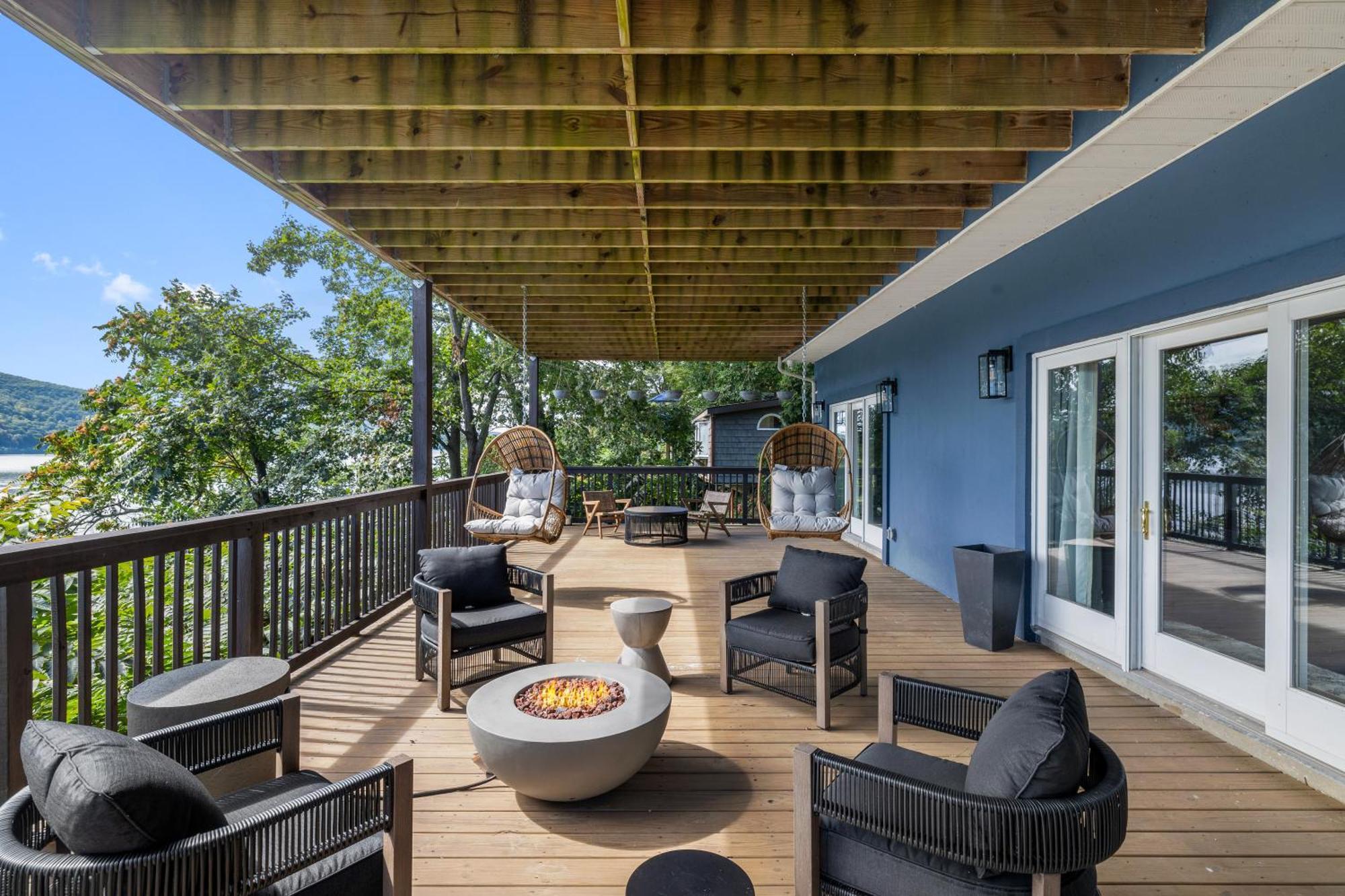 Greenwood Lake Lakeview House - Hot Tub - Firepit - Stunning Views - Spacious Deck - Cozy Living Room - Bar מראה חיצוני תמונה